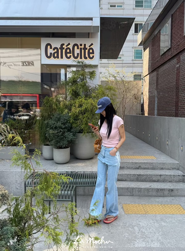 短裙襬中腰牛仔褲